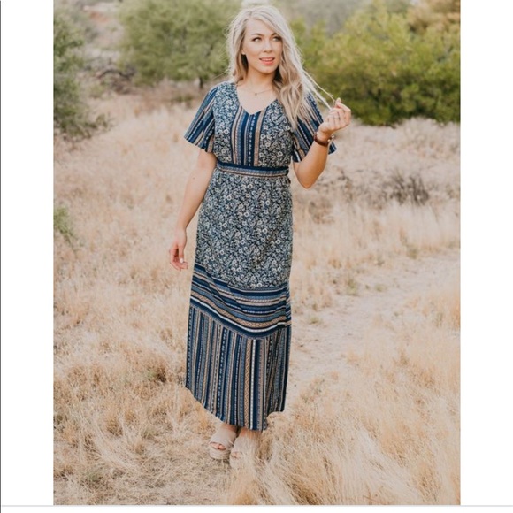 wren & ivory Dresses & Skirts - Wren & Ivory Mixed Print Midi Dress